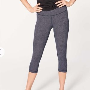 Lululemon Wunder Under Crop Disperse Dusky Lavender Black size 8